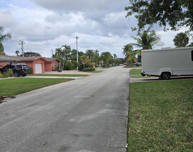 2010 Ne 33rd Street - Photo Thumbnail 19