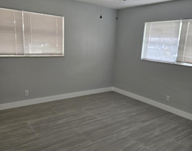 2010 Ne 33rd Street - Photo Thumbnail 7