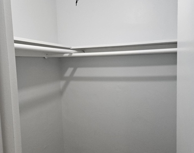 2010 Ne 33rd Street - Photo Thumbnail 11