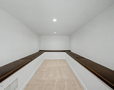 2312 E Curnow Drive - Photo Thumbnail 24