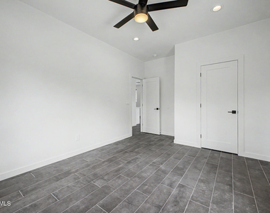 2312 E Curnow Drive - Photo Thumbnail 18