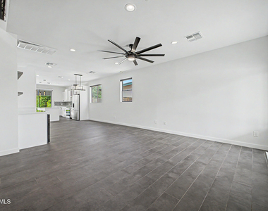 2312 E Curnow Drive - Photo Thumbnail 3