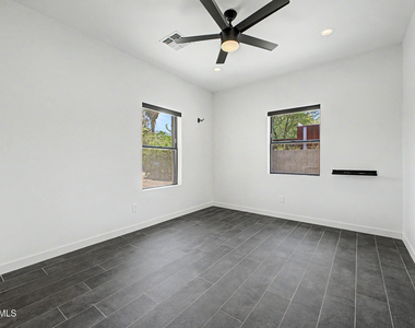 2312 E Curnow Drive - Photo Thumbnail 17