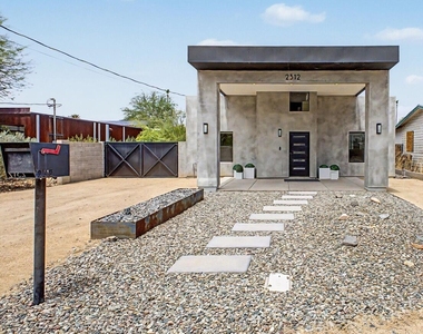 2312 E Curnow Drive - Photo Thumbnail 1
