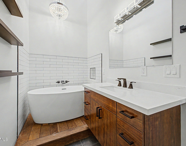 2312 E Curnow Drive - Photo Thumbnail 15