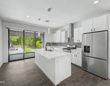 2312 E Curnow Drive - Photo Thumbnail 8