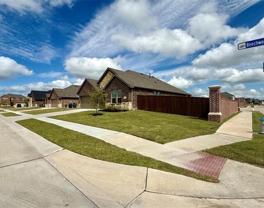 217 Beechwood Avenue - Photo Thumbnail 2