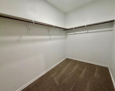 217 Beechwood Avenue - Photo Thumbnail 24