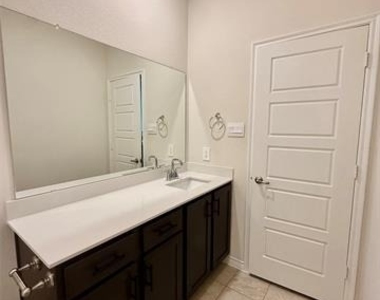 217 Beechwood Avenue - Photo Thumbnail 16