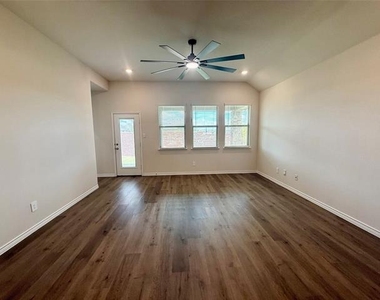 217 Beechwood Avenue - Photo Thumbnail 12