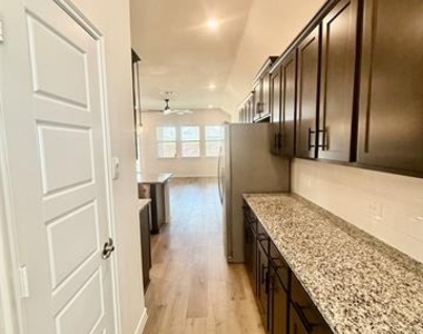 217 Beechwood Avenue - Photo Thumbnail 8