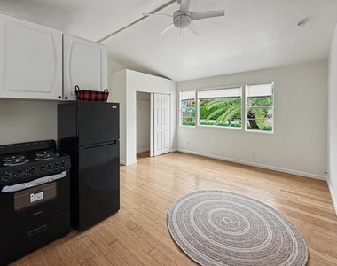 205 Coral Road - Photo Thumbnail 12