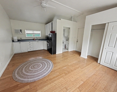 205 Coral Road - Photo Thumbnail 11