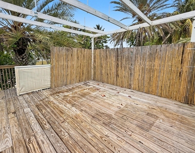 205 Coral Road - Photo Thumbnail 13
