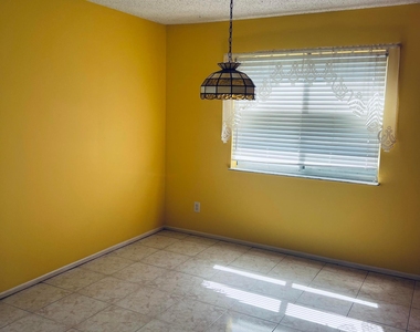 182 Ne Jettie Terrace - Photo Thumbnail 7