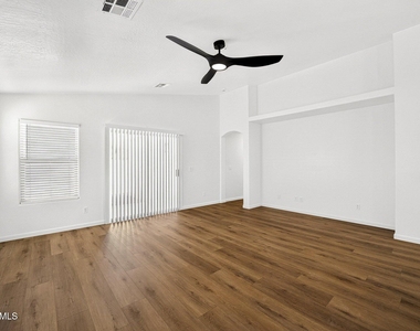1582 E Leaf Road - Photo Thumbnail 8