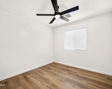 1582 E Leaf Road - Photo Thumbnail 19