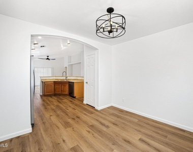 1582 E Leaf Road - Photo Thumbnail 6