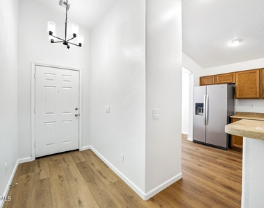 1582 E Leaf Road - Photo Thumbnail 5