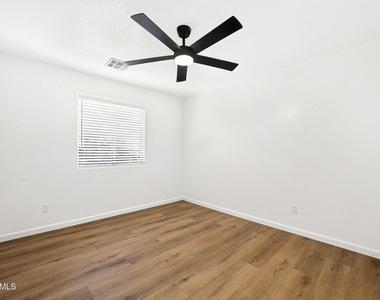 1582 E Leaf Road - Photo Thumbnail 15