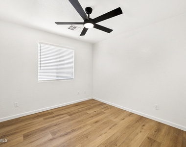 1582 E Leaf Road - Photo Thumbnail 21