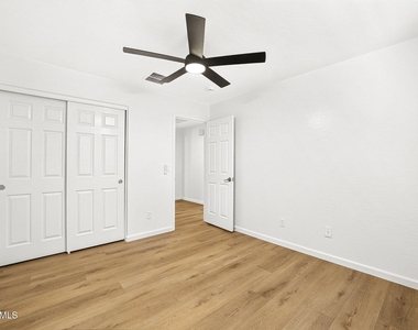 1582 E Leaf Road - Photo Thumbnail 16