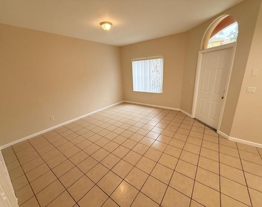 905 N Santa Catalina Circle - Photo Thumbnail 2