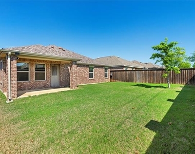 1525 Alamandine Avenue - Photo Thumbnail 14