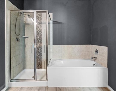 1525 Alamandine Avenue - Photo Thumbnail 13