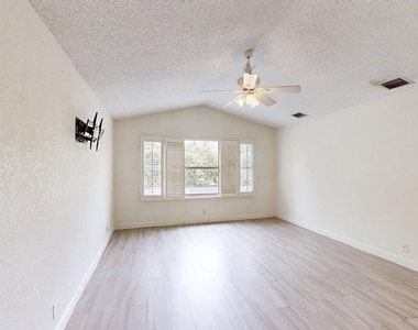 23330 La Vida Way - Photo Thumbnail 17