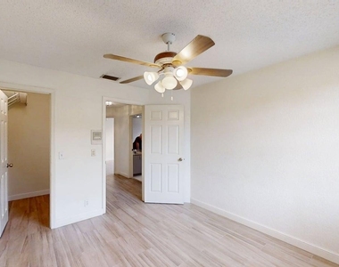 23330 La Vida Way - Photo Thumbnail 32