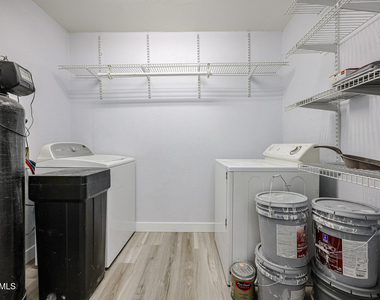 4352 E Grovers Avenue - Photo Thumbnail 10