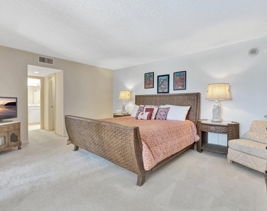 5380 N Ocean Drive - Photo Thumbnail 17