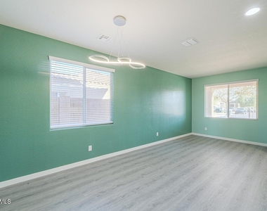4722 S 238th Lane - Photo Thumbnail 14
