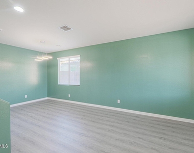 4722 S 238th Lane - Photo Thumbnail 17