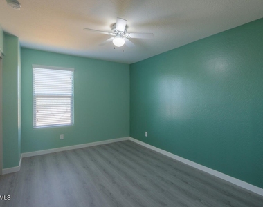 4722 S 238th Lane - Photo Thumbnail 11