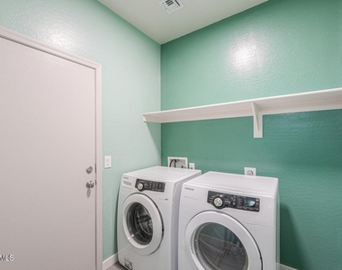 4722 S 238th Lane - Photo Thumbnail 12