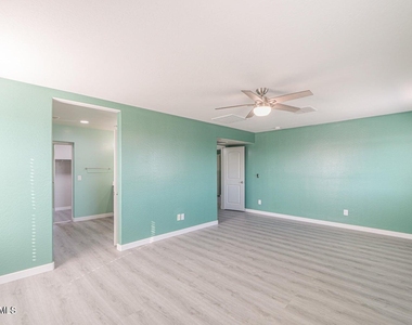 4722 S 238th Lane - Photo Thumbnail 23