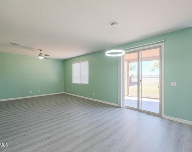 4722 S 238th Lane - Photo Thumbnail 20
