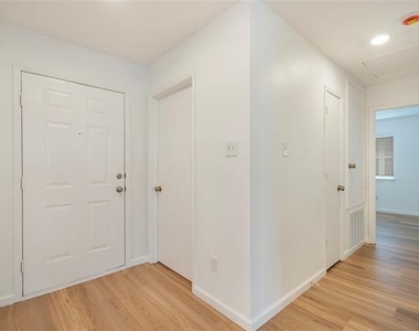 1618 Pin Oak Trail - Photo Thumbnail 20