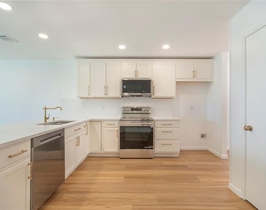 1618 Pin Oak Trail - Photo Thumbnail 4