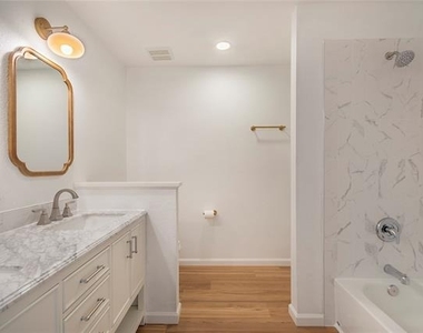 1618 Pin Oak Trail - Photo Thumbnail 10