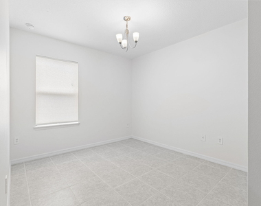 681 Sw Millard Drive - Photo Thumbnail 39