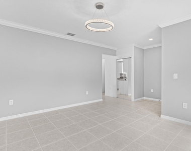 681 Sw Millard Drive - Photo Thumbnail 35