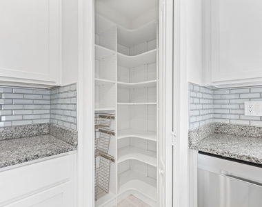 681 Sw Millard Drive - Photo Thumbnail 13