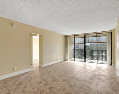 3 Royal Palm Way - Photo Thumbnail 12