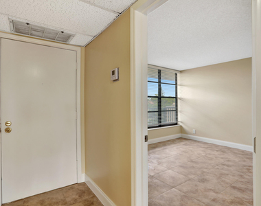 3 Royal Palm Way - Photo Thumbnail 2