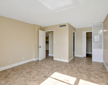 3 Royal Palm Way - Photo Thumbnail 16
