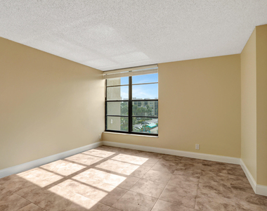 3 Royal Palm Way - Photo Thumbnail 15