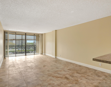 3 Royal Palm Way - Photo Thumbnail 11